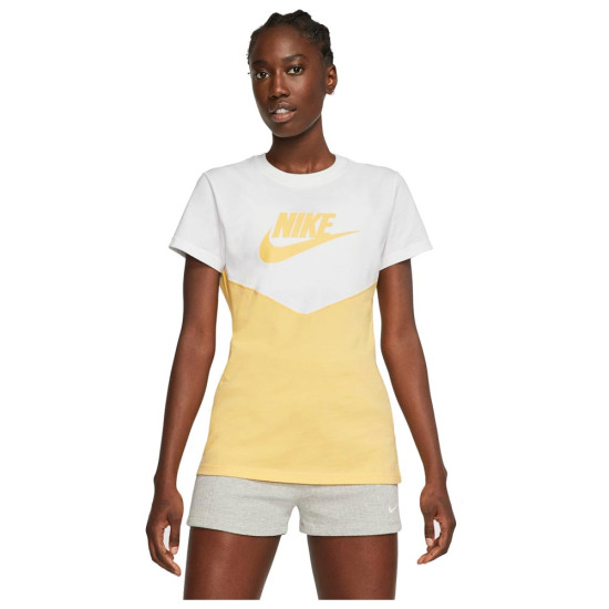 Nike Γυναικεία κοντομάνικη μπλούζα Sportswear Heritage Nike Γυναικεία κοντομάνικη μπλούζα Sportswear Heritage